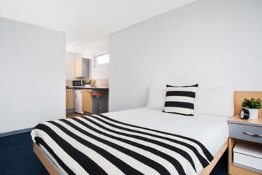 1 bed studio, Linekar Road, City Centre, Leicester, LE27FZ - Image 1